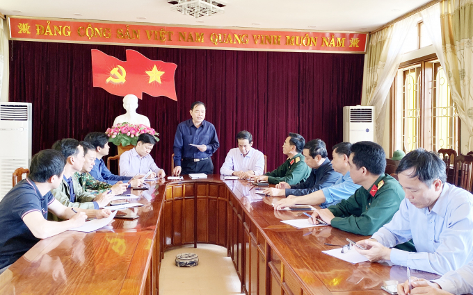 Bộ trưởng Nguyễn Xuân Cường làm việc với lãnh đạo tỉnh Quảng Bình. Ảnh: N. Hoàng.