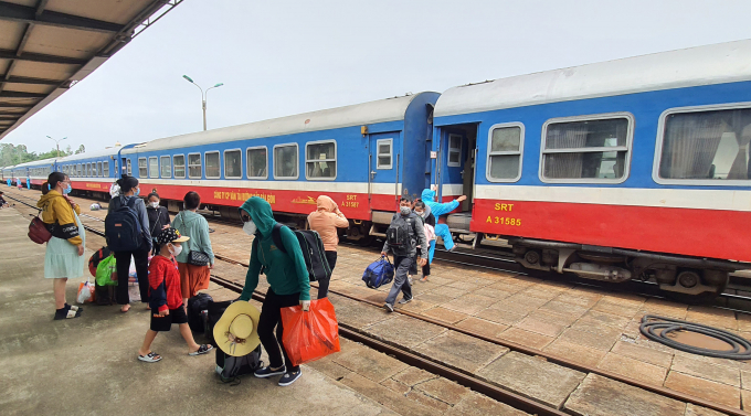 Chuyến tàu đầu tiên đưa công dân Quảng Bình đã về đến ga Đồng Hới. Ảnh: N.T