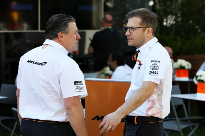 Trưởng nhóm Zak Brown và Andreas Seidl đã đưa ra quyết định vào thứ năm. Ảnh: Formula1.