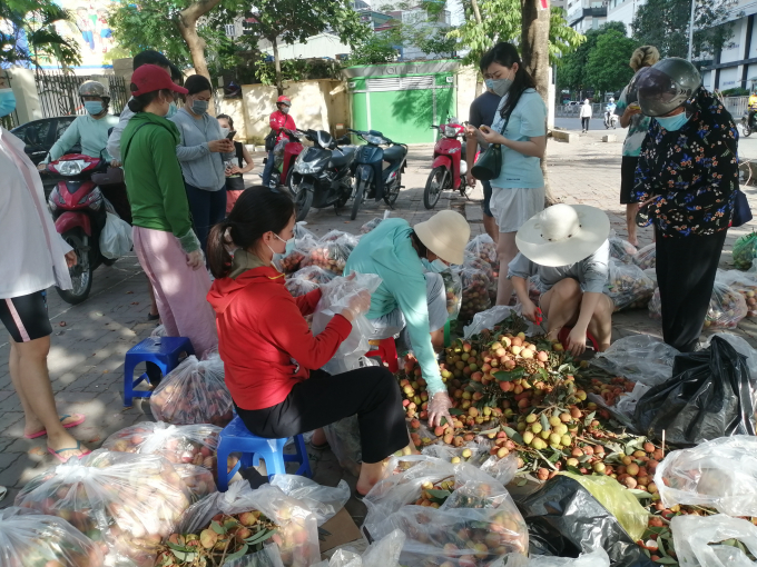 Trong bối cảnh tình hình dịch Covid-19 vẫn đang phức tạp, sự chung tay, hỗ trợ tiêu thụ nông sản của người dân cả nước sẽ giúp Bắc Giang vững vàng hơn trong đại dịch.