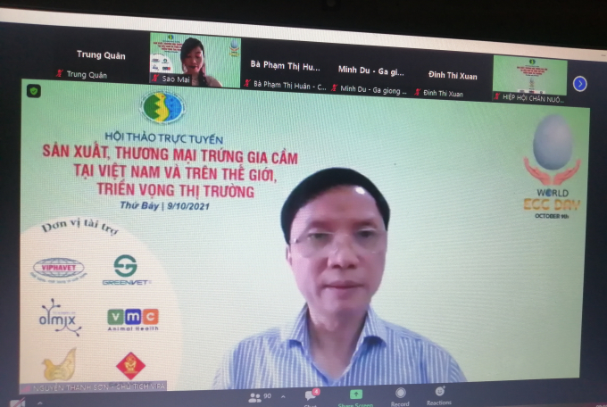 Ông Nguyễn Thanh Sơn, Chủ tịch Hiệp hội Chăn nuôi gia cầm Việt Nam chủ trì hội nghị qua hình thức trực tuyến. Ảnh: Trung Quân.