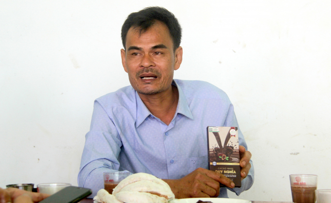 Mr. Nghia established a cooperative and associated with people to grow more than 120 hectares of cocoa. Photo: Quang Yen.