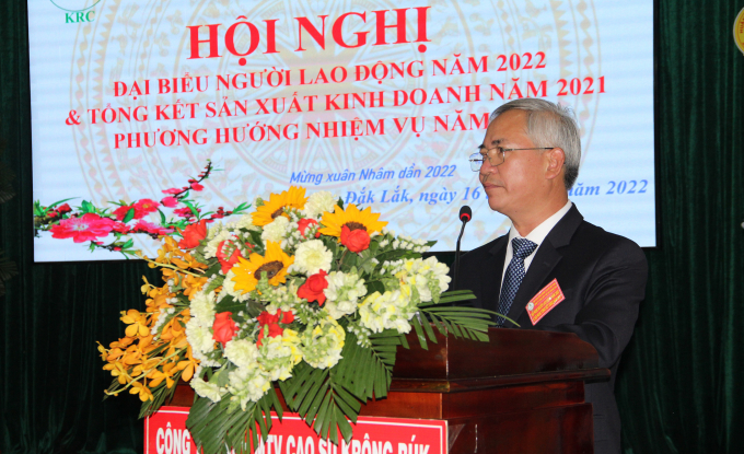 Ông Hoàng Văn Nhơn, Chủ tịch HĐTV Công ty Cao su Krông Buk phát biểu tại hội nghị. Ảnh: Quang Yên.