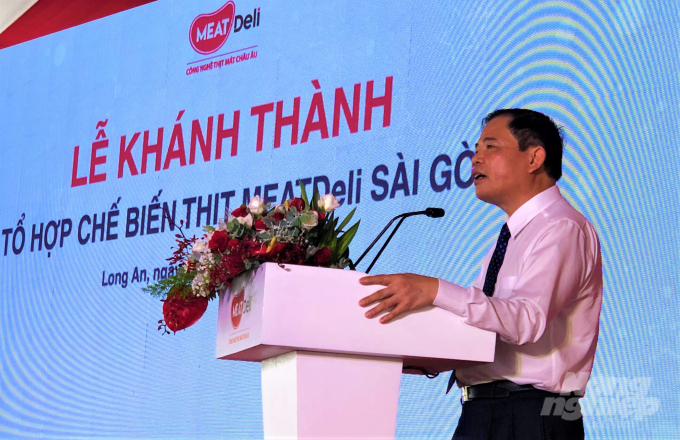 Bộ trưởng Bộ NN-PTNT Nguyễn Xuân Cường phát biểu tại sự kiện khánh thành Tổ hợp nhà máy chế biến thịt MEAT Deli Sài Gòn. Ảnh: MS. 