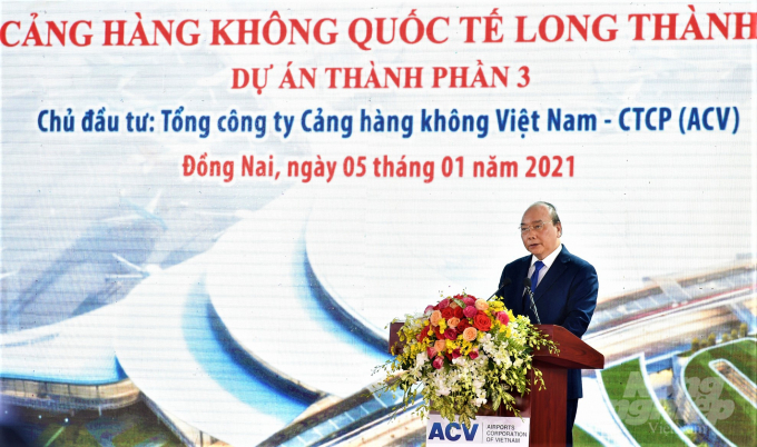 Thủ tướng Nguyễn Xuân Phúc phát biểu tại lễ khởi công xây dựng sân bay Long Thành. Ảnh: AV.