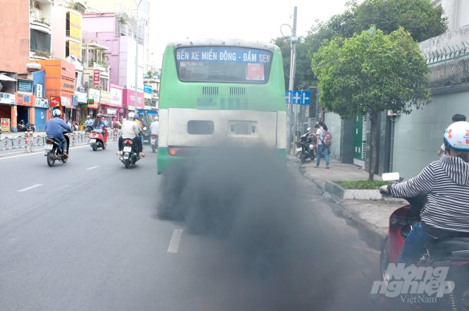 Các tỉnh, thành phố trực thuộc Trung ương đang tăng cường các biện pháp kiểm soát ô nhiễm không khí và xử lý triệt để các 'điểm nóng' về ô nhiễm bụi, khí thải. Ảnh: AV.