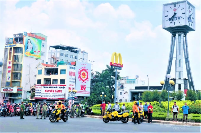 Giải đua năm nay không chỉ cổ vũ phong trào tập luyện thể dục thể thao trong cả nước mà còn thể hiện ý nghĩa nhân văn sâu sắc về tinh thần đoàn kết. Ảnh: MS.