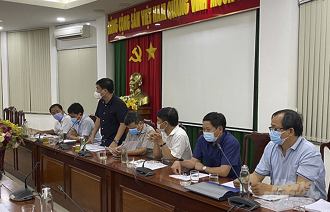 Trung tâm kiểm soát dịch bệnh (CDC) Đồng Nai cùng Ban Chỉ đạo phòng chống dịch bệnh Covid-19 TP.Long Khánh đã tổ chức họp khẩn. Ảnh: MV.