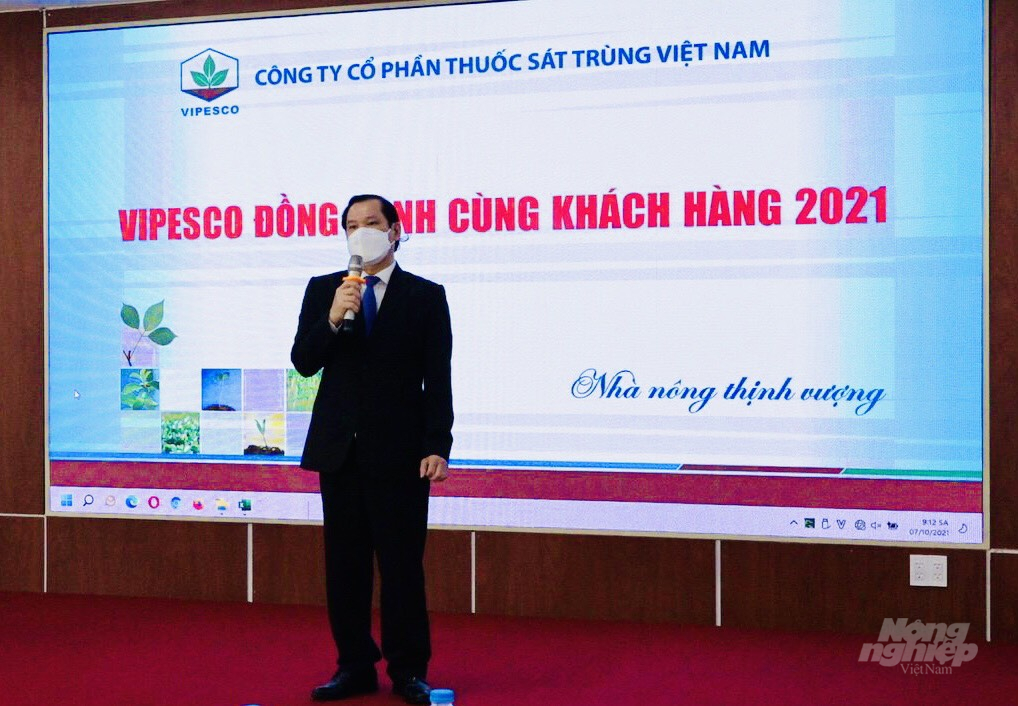 Ông Nguyễn Thân, Tổng Giám đốc Công ty Vipesco phát biểu tri ân khách hàng qua chương trình quay số trực tuyến 'Vipesco đồng hành cùng khách hàng 2021'. Ảnh: Minh Sáng.