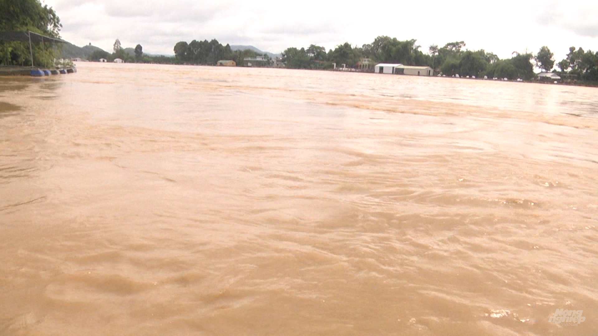 Một số khu vực thấp ven sông Đồng Nai có nguy cơ bị ngập lụt do lũ, với cấp độ rủi ro thiên tai ở cấp độ 1. Ảnh: Văn Tuấn.