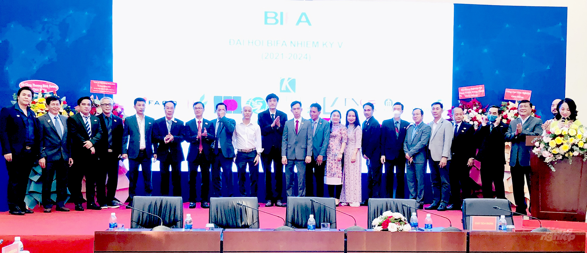 Ban chấp hành BIFA Nhiệm kỳ V (2021 -2024) ra mắt Đại hội. Ảnh: Minh Sáng.