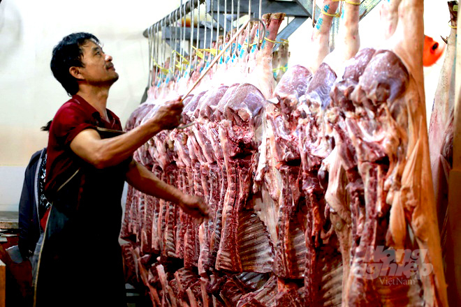 Lượng thịt heo của tỉnh Đồng Nai cung cấp cho thị trường TP.HCM đang tăng mạnh trong hai ngày qua. Ảnh: MV.