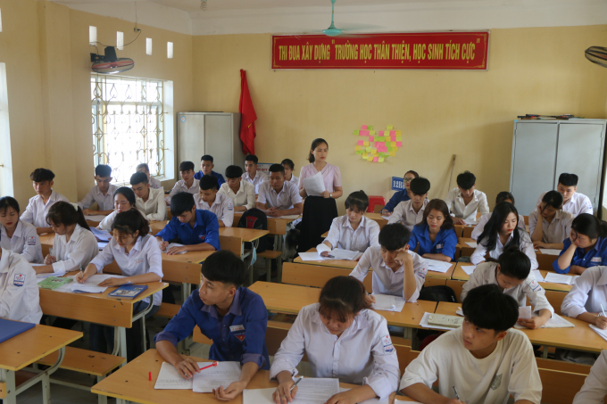 Tổ chức ôn thi cho học sinh trước khi thi. Ảnh: Thanh Chi. 