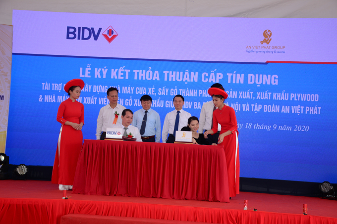 Ký kết tài trợ tín dụng giữa Ngân hàng BIDV và Tập đoàn An Việt Phát Group. Ảnh: Thái Sinh.
