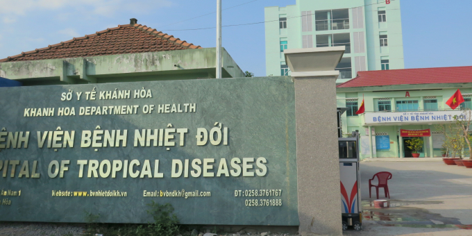 2 du khách Nga hiện đã được Bệnh viện nhiệt đới tỉnh Khánh Hòa nhận điều trị, cách ly và theo dõi bệnh.