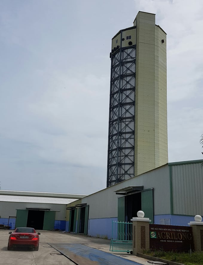 Nhà máy sản xuất phân bón NPK bằng công nghệ tháp cao của Cty TNHH SX-TM Hoàng Long Vina (Phú Yên). Ảnh: KS.