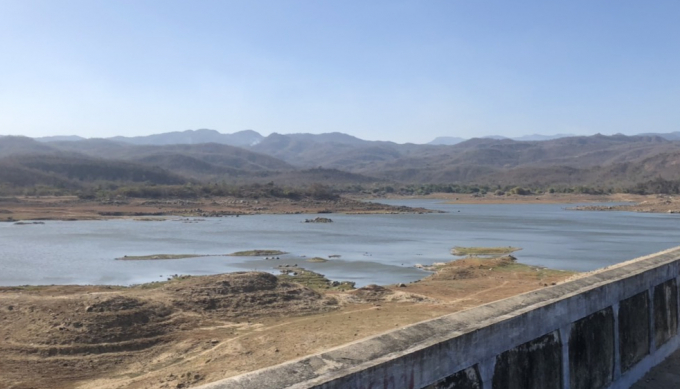 Các hồ chứa nước ở Ninh Thuận cạn kiệt. Ảnh: KS.