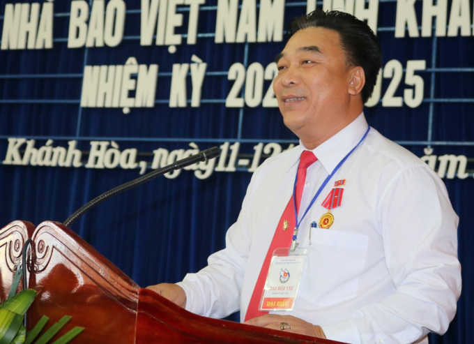 Ông Đoàn Minh Long tái đắc cử Chủ tịch Hội Nhà báo tỉnh Khánh Hòa lần thứ VIII, nhiệm kỳ 2020-2025. Ảnh: Kim Sơ.