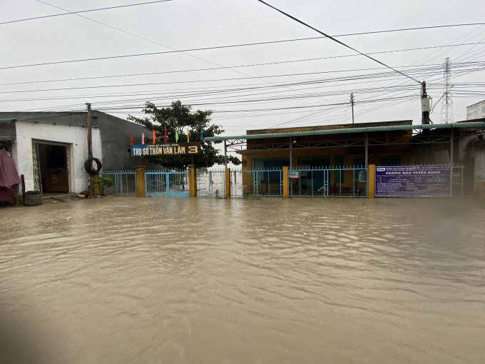 Mưa lớn khiến nhiều nơi ở Ninh Thuận bị ngập lụt. Ảnh: CT.
