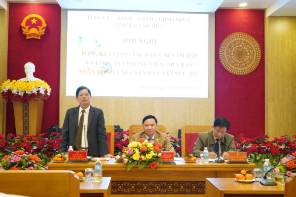 Chủ tịch UBND tỉnh Khánh Hòa Nguyễn Tấn Tuân cho rằng, báo chí phản ánh tỉnh đều tiếp thu và xem đó là hành động của ngày mới. Ảnh: TH.