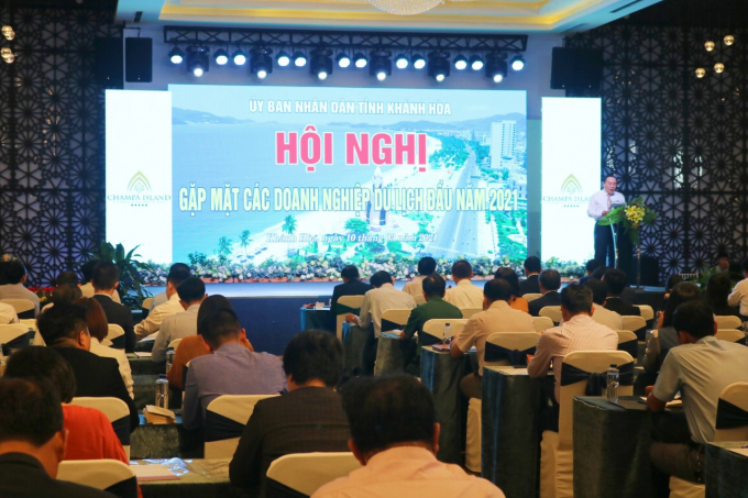 Khánh Hòa tổ chức hội nghị gặp mặt các doanh nghiệp du dịch đầu năm 2021. Ảnh: KS.