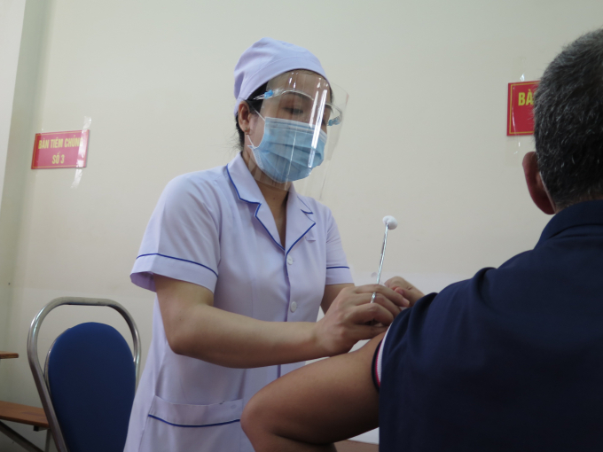 Tỉnh Khánh Hòa đang nỗ lực tiêm vacxin phòng, chống dịch bệnh Covid-19. Ảnh: KS.
