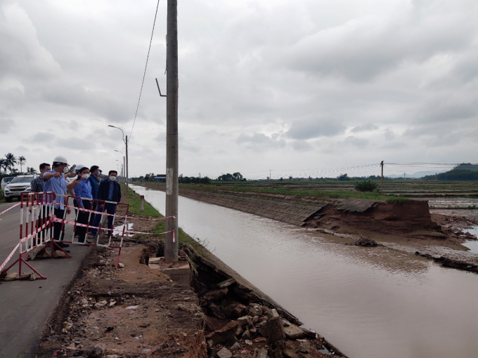 Sau mưa lũ nhiều kênh mương của hệ thống Đồng Cam bị hư hỏng nghiêm trọng. Ảnh: MH.