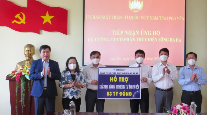 Công ty Cổ phần Thủy điện Sông Ba Hạ hỗ trợ 3 tỷ đồng cho đồng bào tỉnh Phú Yên. Ảnh: HT.