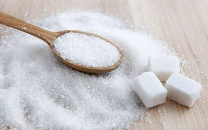 The Ministry of Industry and Trade proposes to give priority to using domestically produced sugar. Photo: TL.