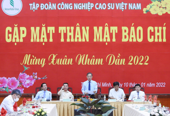 Ông Trần Ngọc Thuận, Chủ tịch HĐQT VRG chia sẻ với báo chí về sự gắn bó, phối hợp giữa Tập đoàn và báo chí trong năm qua. Ảnh: Thanh Sơn.