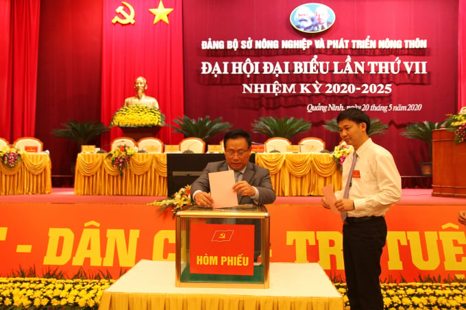Đại biểu Đại hội Sở NN-PTNT tỉnh Quảng Ninh bầu Ban Chấp hành nhiệm kỳ 2020-2025. Ảnh: Anh Thắng.