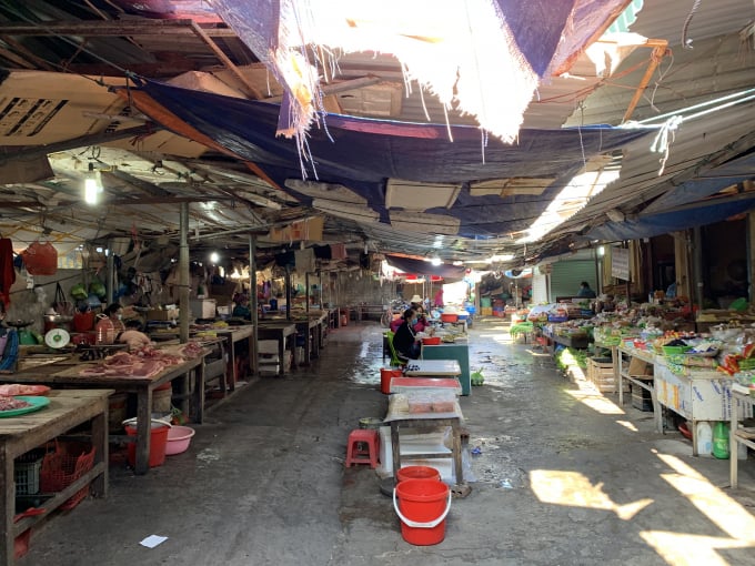 Việc đưa chợ Cái Rồng hoạt động trở lại sẽ tạo điều kiện giúp người dân trên địa bàn huyện Vân Đồn (Quảng Ninh) thuận lợi trong việc trao đổi, mua bán. Ảnh: Anh Thắng.
