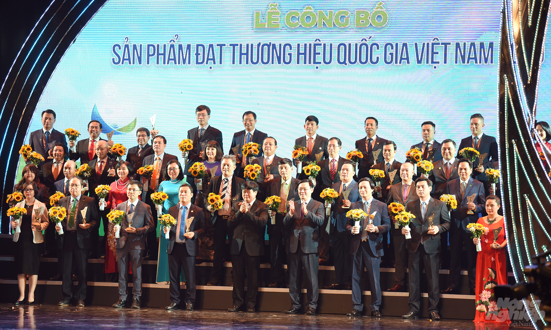 Các doanh nghiệp được vinh danh Thương hiệu Quốc gia Việt Nam 2020. Ảnh: Hùng Thắng.