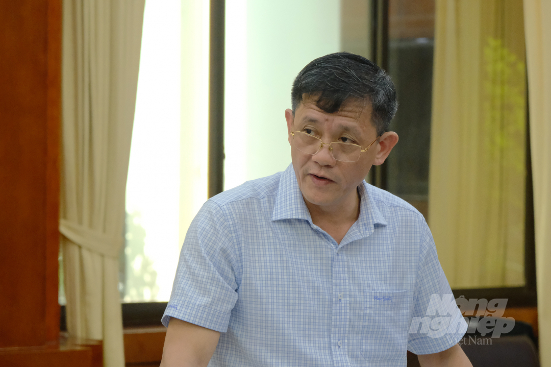 Acting Director of the Department of Livestock Production, Duong Tat spoke at the meeting. Photo: Bao Thang.
