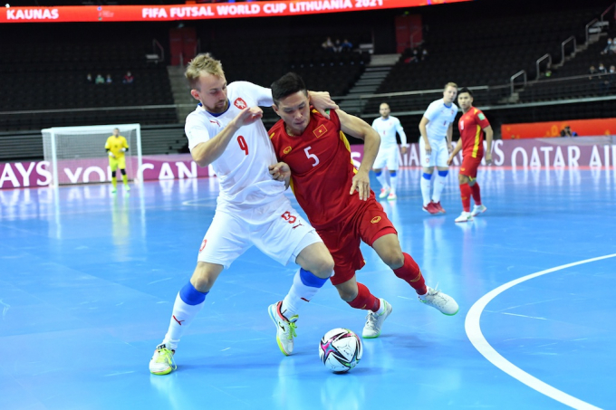 Đội tuyển futsal Việt Nam thi đấu quả cảm trước CH Czech.