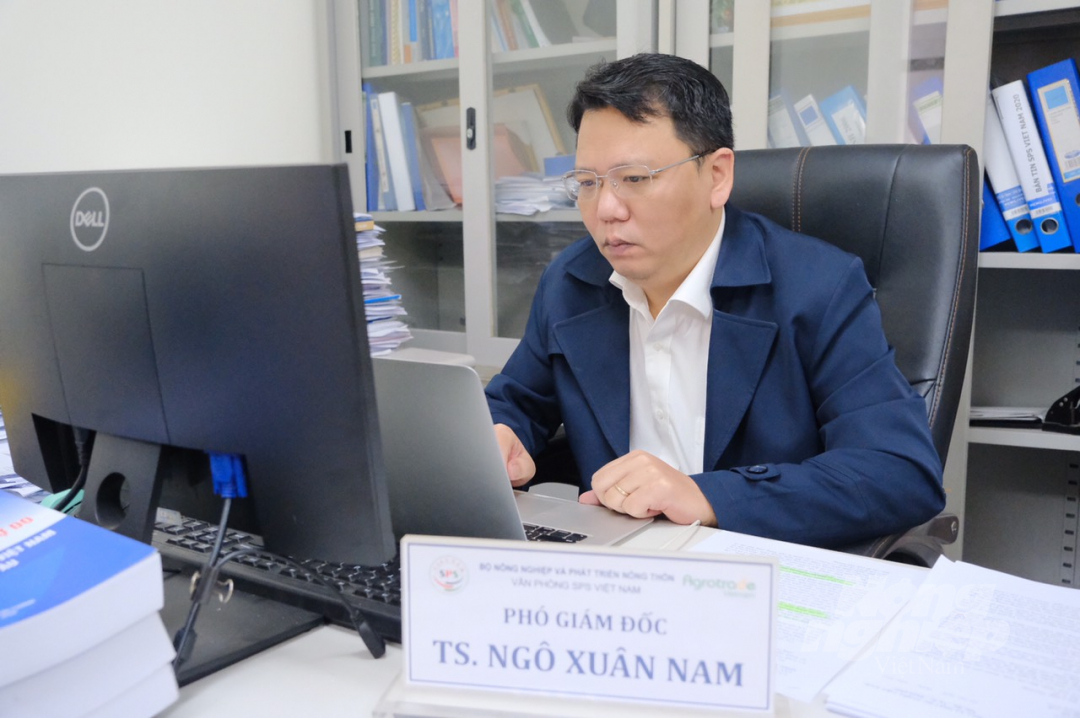 TS. Ngô Xuân Nam, Phó Giám đốc Văn phòng SPS Việt Nam trả lời thắc mắc của doanh nghiệp về hai lệnh 248 249. Ảnh: Bảo Thắng.