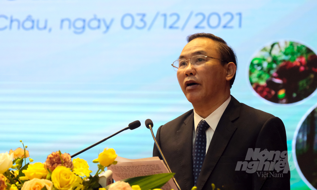 Thứ trưởng Bộ NN-PTNT Phùng Đức Tiến kêu gọi các doanh nghiệp đầu tư vào Lai Châu và các tỉnh lân cận, nhằm phát triển kinh tế lâm nghiệp. Ảnh: Bảo Thắng.