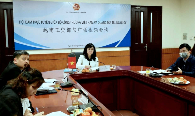 Ms. Le Hoang Oanh, director of the Asia-Africa Market Department worked with Guangxi province. 