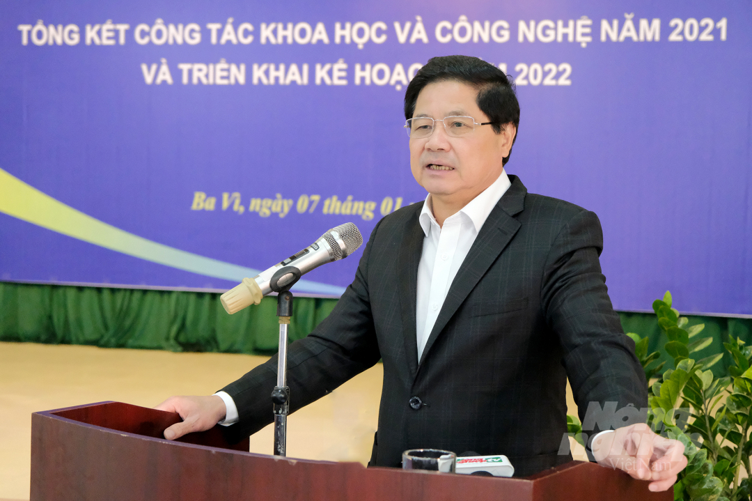Deputy Minister Le Quoc Doanh said that scientific and technological research institutions and units must innovate. Photo: Bao Thang.