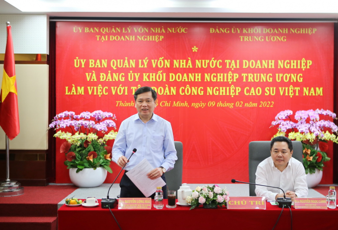 Bí thư Đảng ủy Khối doanh nghiệp Trung ương Nguyễn Long Hải phát biếu tại buổi làm việc với VRG.