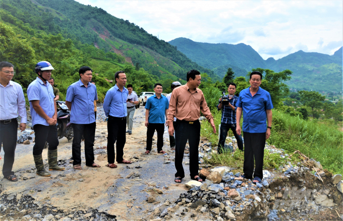 Đoàn công tác của Ban chỉ đạo Trung ương về Phòng chống thiên tai kiểm tra tình hình thiệt hại do mưa lũ tại Hà Giang. Ảnh: Phàn Họ.