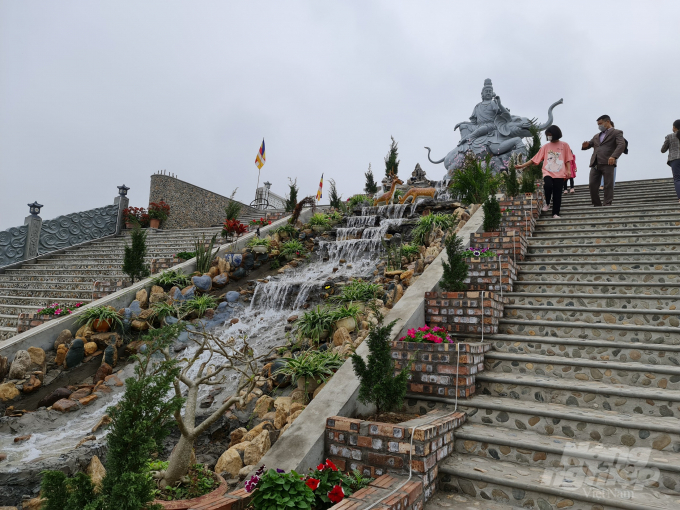 Mấy năm trở lại đây, ngành du lịch của Tuyên Quang đã có đóng góp khá lớn trong cơ cấu kinh tế của tỉnh, tuy nhiên do ảnh hưởng của dịch Covid-19, nhiều tổ chức, cá nhân đã bị thất thu vì vắng khách.