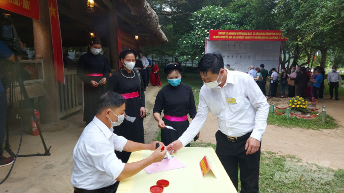 Tại xã Tân Trào, huyện Sơn Dương có 9 khu vực bỏ phiếu với hơn 3.500 cử tri tham gia bầu cử.