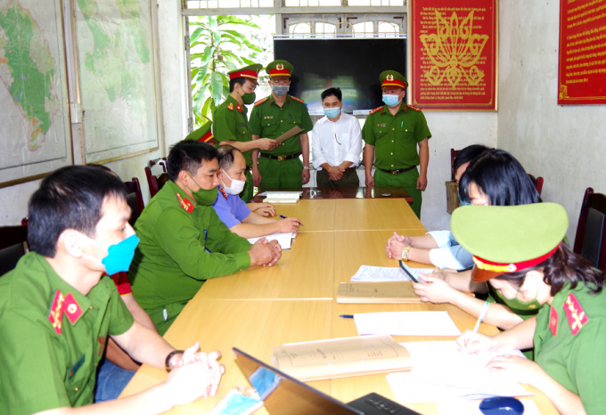 Cơ quan Cảnh sát điều tra Công an tỉnh Hà Giang tiến hành bắt đối tượng Nguyễn Tiến Hơn. Ảnh: Tư Liệu.