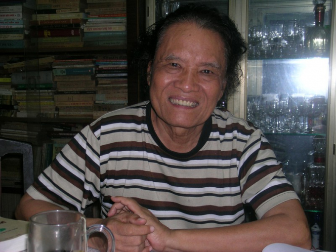 Nhà văn, nhà báo, nhà sưu tầm Trần Thanh Phương. Ảnh: Nguyễn Tý/PLO.