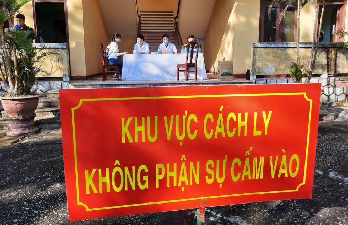 Tỉnh Quảng Nam đang tiến hành cách ly những người nghi nghiễm Covid-19 để chờ kết quả xét nghiệm. Ảnh: Lê Khánh.