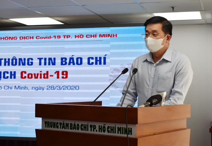 Ông Nguyễn Toàn Thắng, Giám đốc Sở Tài nguyên -Môi trường TP.HCM trao đổi thông tin với báo chí. Ảnh: TTBC TP.HCM.