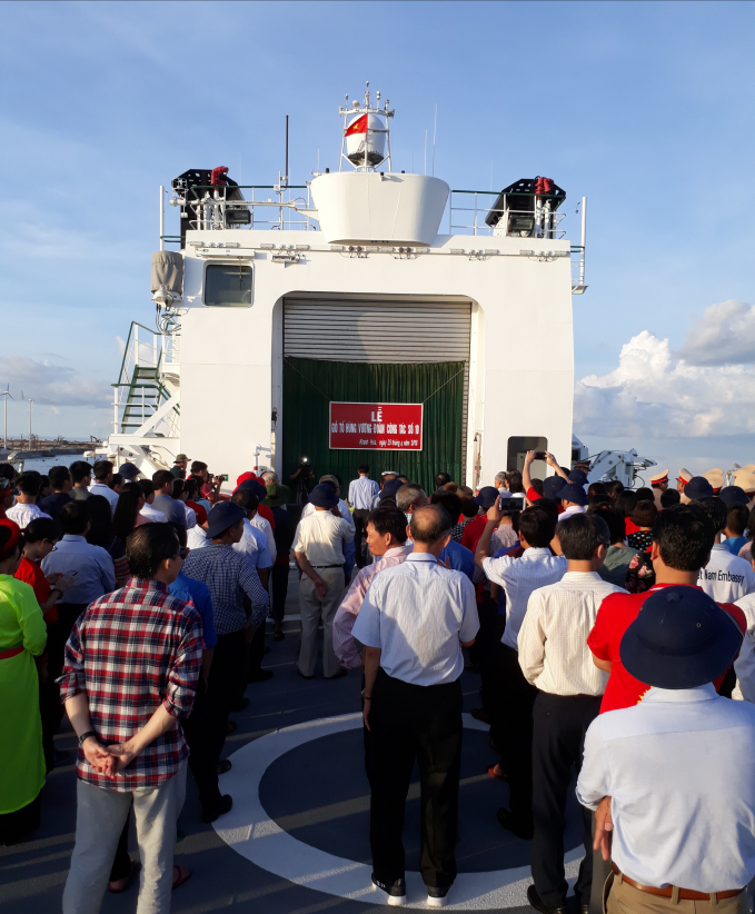 Kiều bào tham dự Lễ Giỗ Tổ Hùng Vương trên tàu Kiểm ngư KN491.
