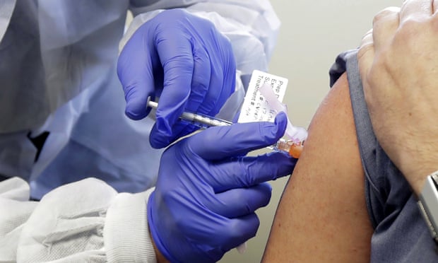 Hàng chục điểm thử nghiệm trên khắp thế giới đang trong cuộc đua tìm vắc xin Covid-19. Ảnh minh họa: Ted S Warren/AP.