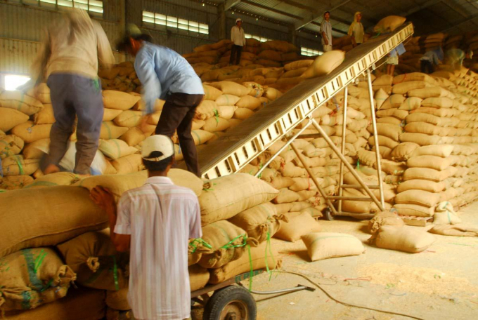 Doanh nghiệp xuất khẩu gạo gặp khó khăn bởi các chi phí phát sinh. Ảnh: Lê Hoàng Vũ.